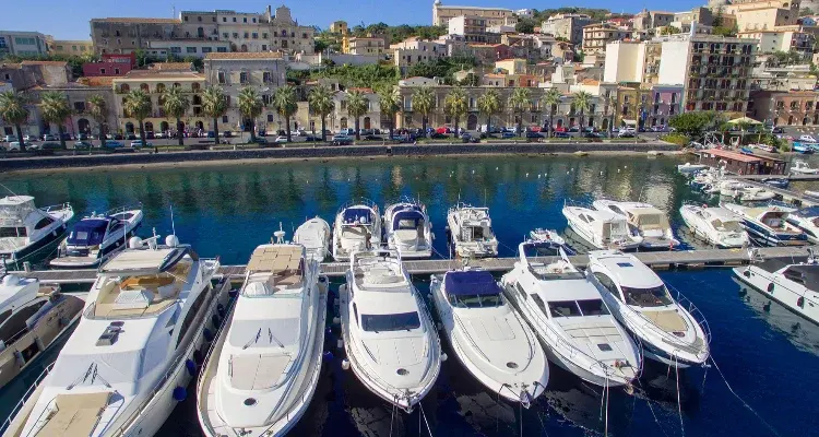 Isole Eolie (Porto Milazzo)